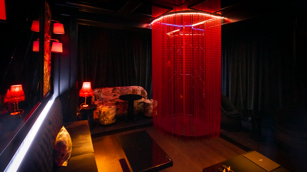 House of Ronin Privater Karaoke-Raum